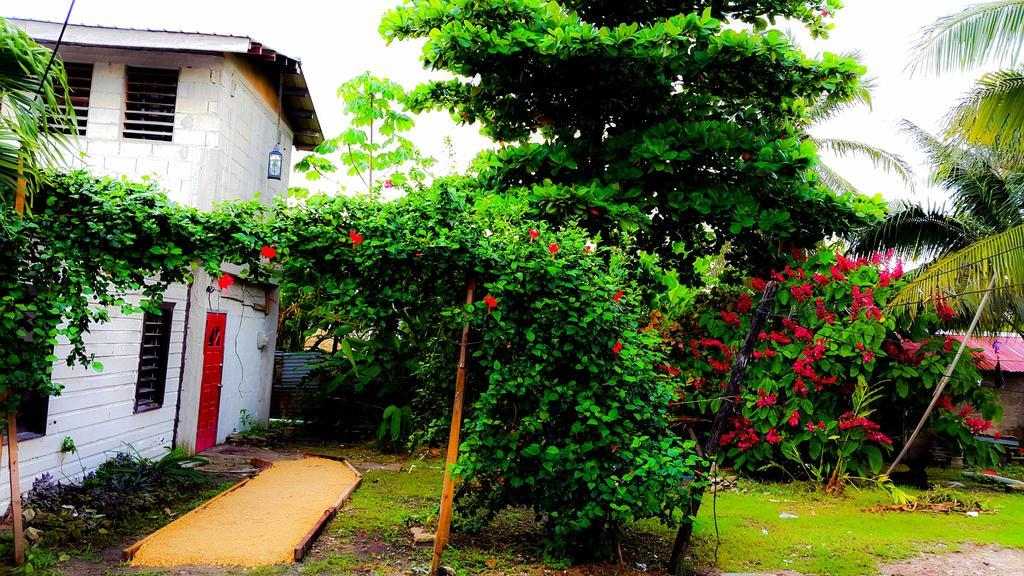 Hostel Casa Ricky'S Orange Walk Exterior foto