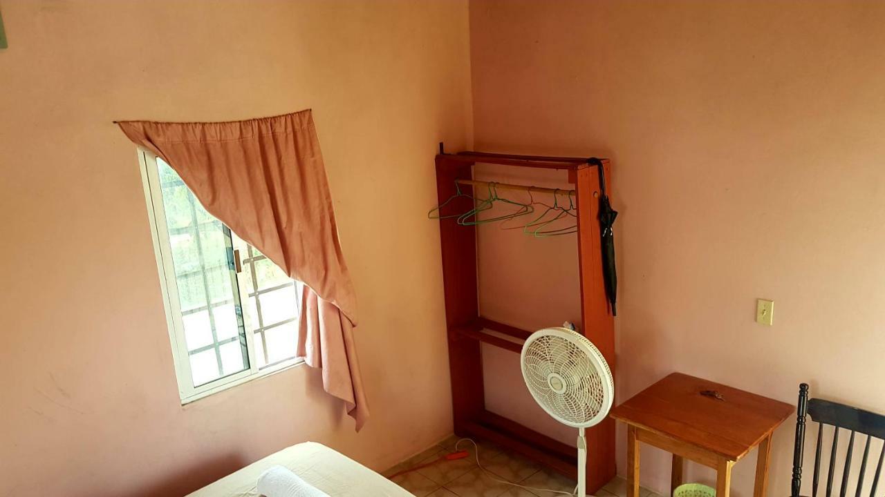 Hostel Casa Ricky'S Orange Walk Exterior foto
